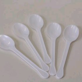 plastic teaspoons