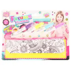 kids diy pencilcase includes markers to it in