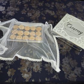 2 food nets. each net is 52x85cm. beautifully boxe