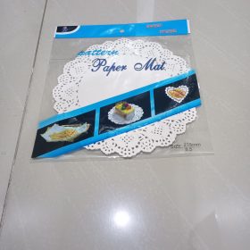 white doilies 21.5cm