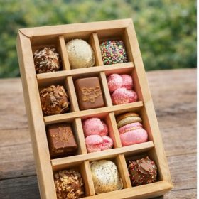 12 Division Kraft Truffle Box With PVC Lid 22x1...