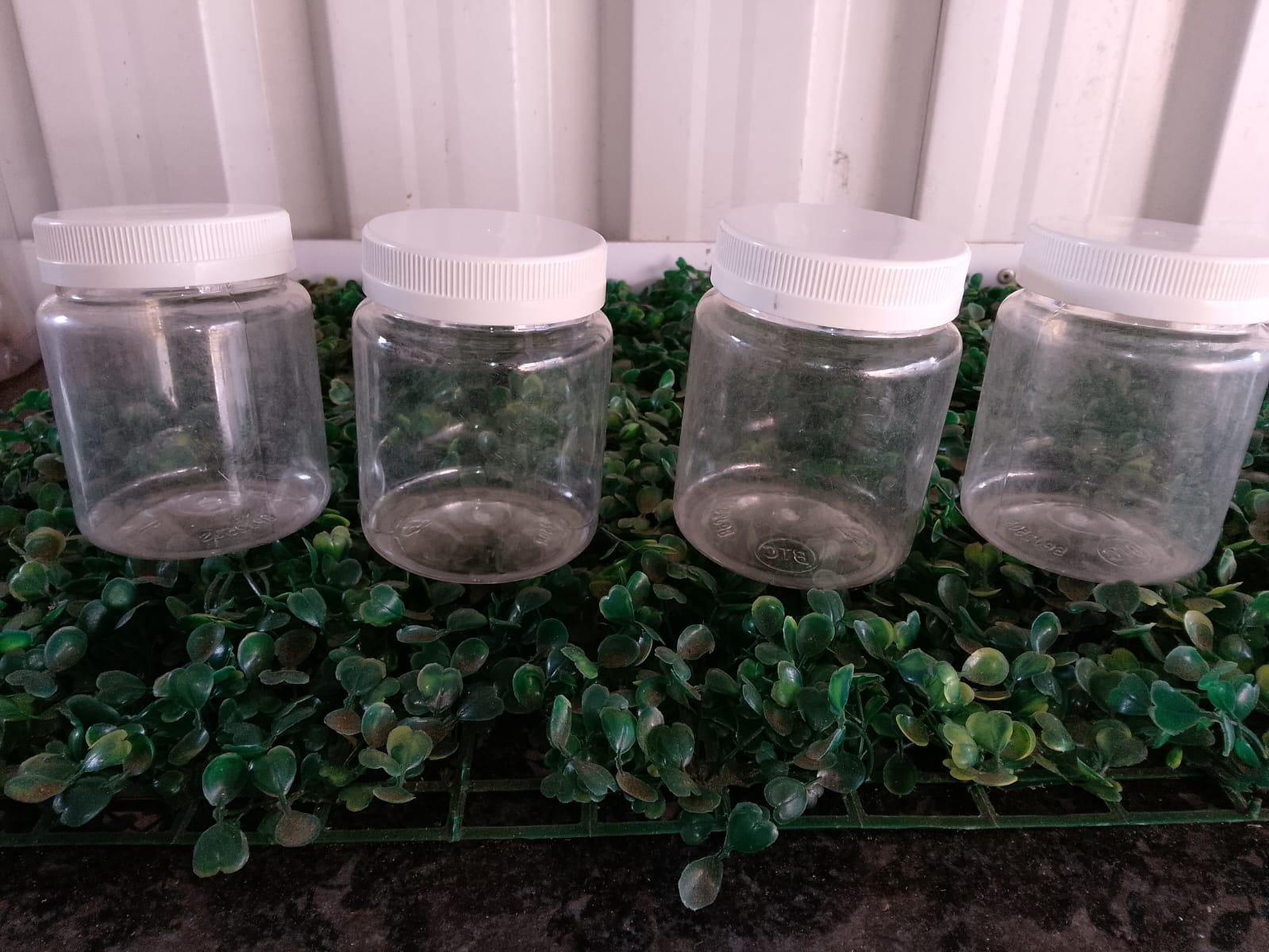 10 x 250g Short Chutney Bottles - Scratched